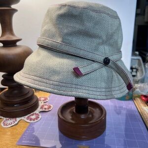 100% Wool bucket style hat, Size M, 57.5cm